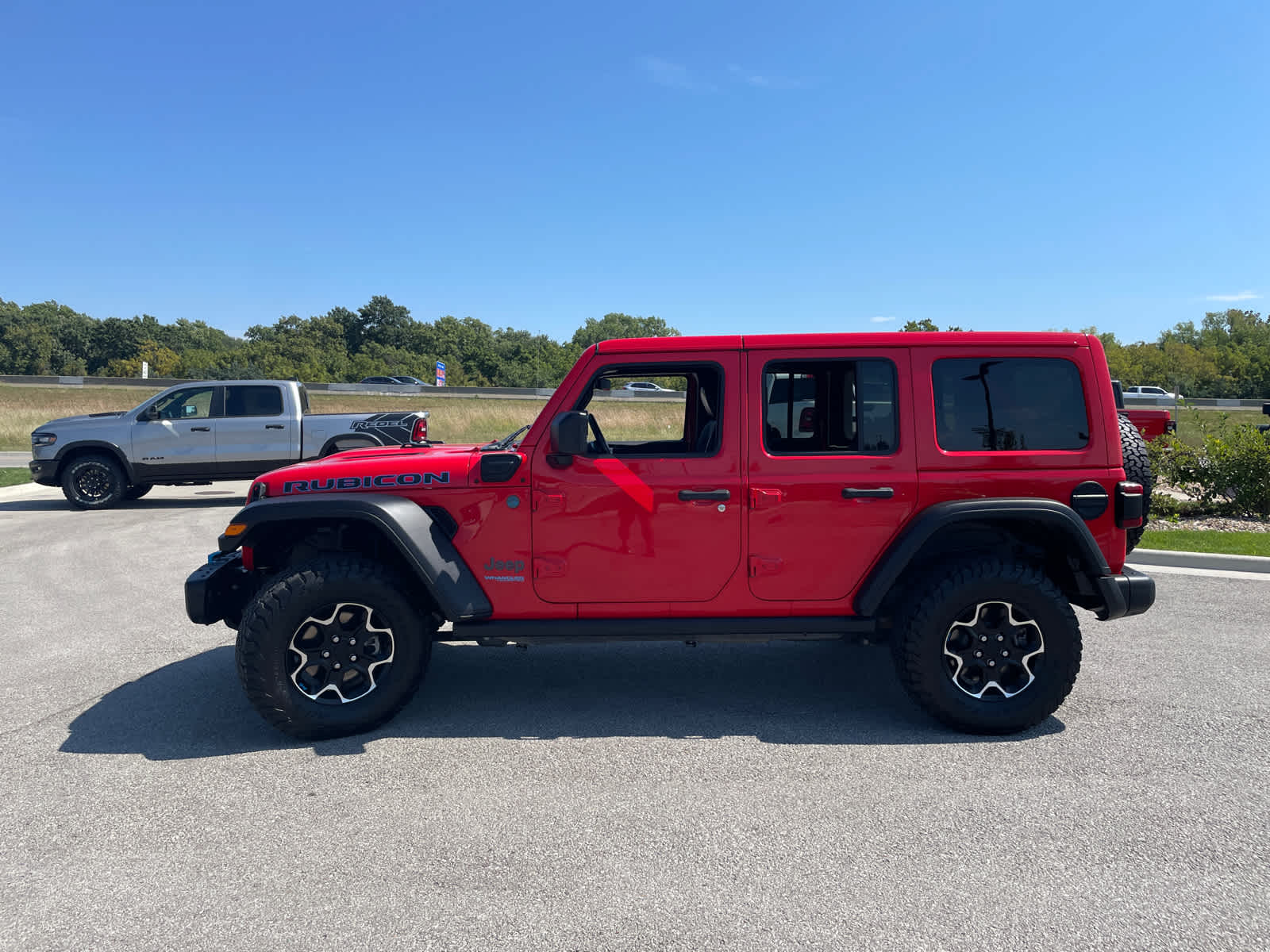 2022 Jeep Wrangler 4xe Unlimited Rubicon photo 4