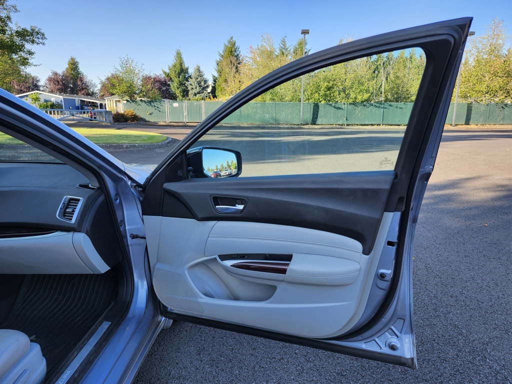 2015 Acura TLX Technology photo 23