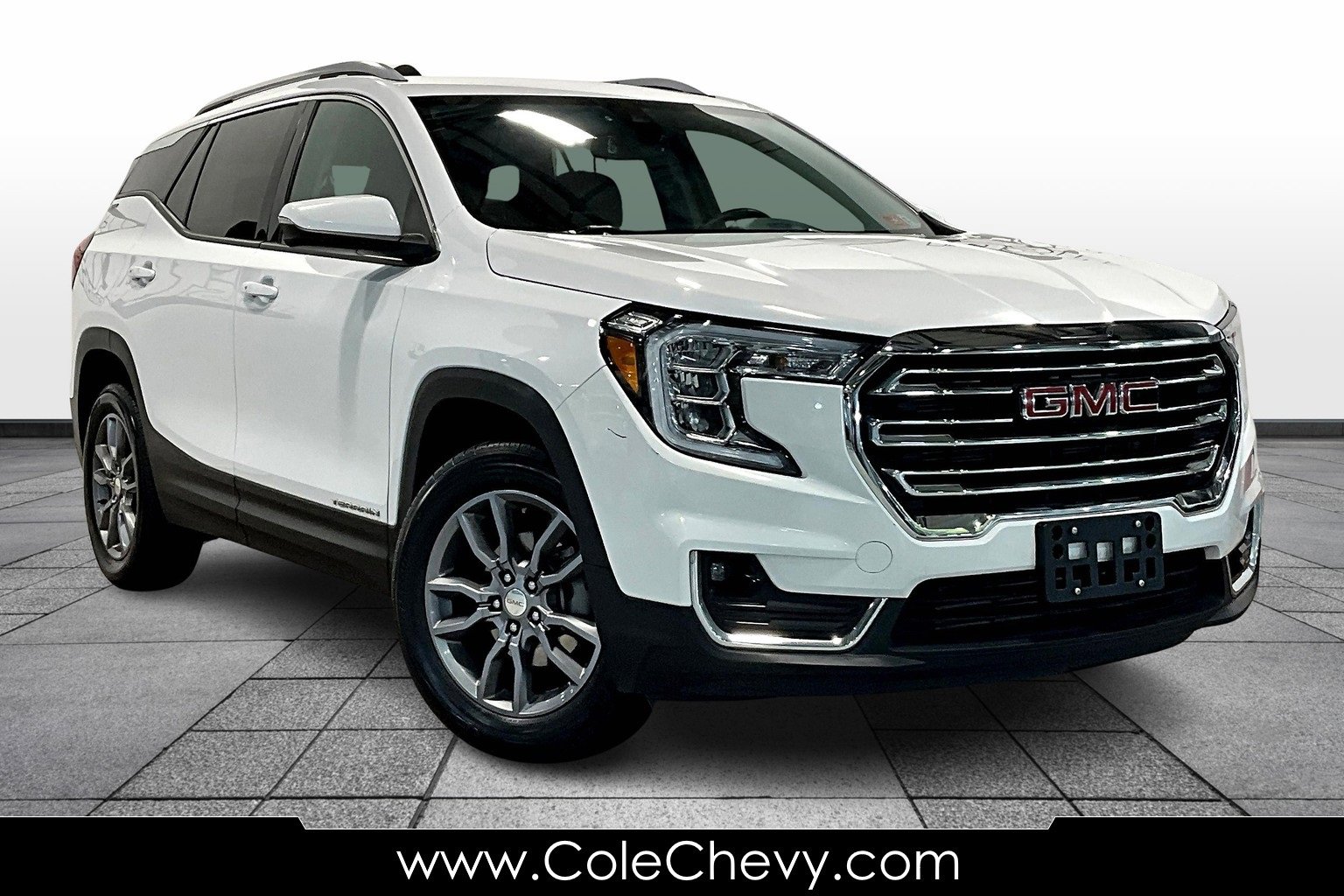 2024 GMC Terrain SLT's photo