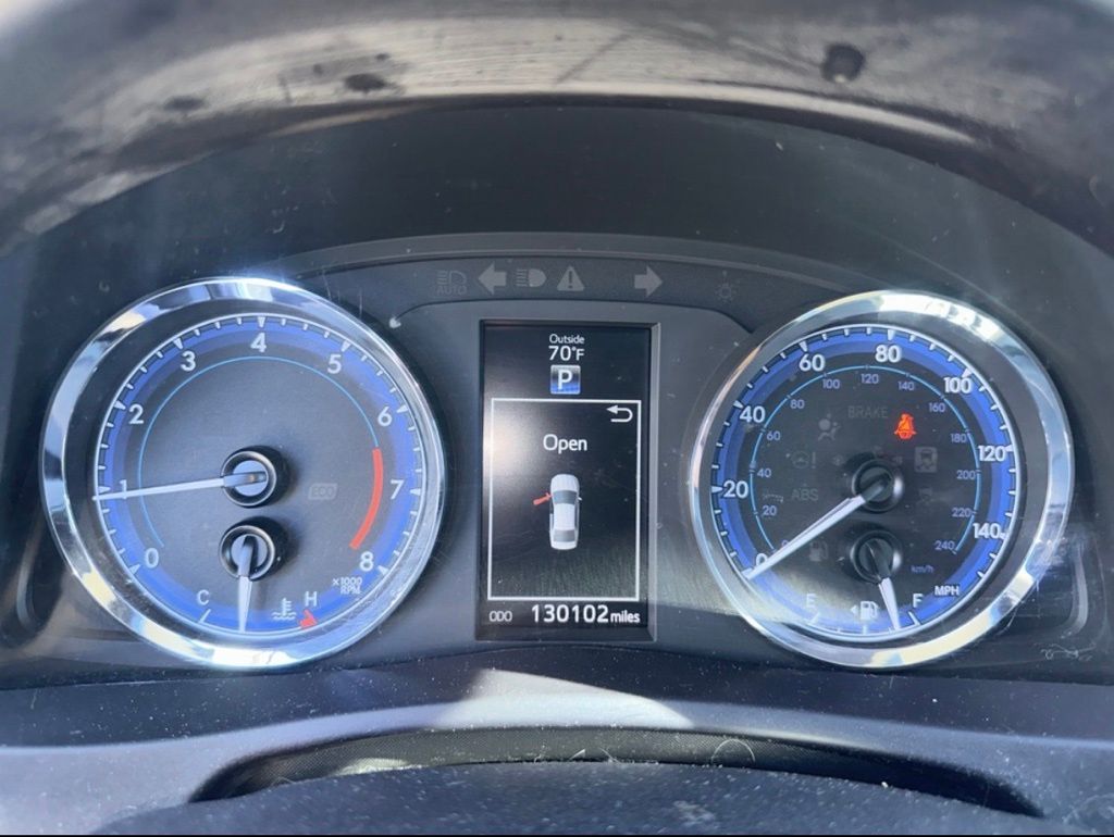 2019 Toyota Corolla SE photo 2