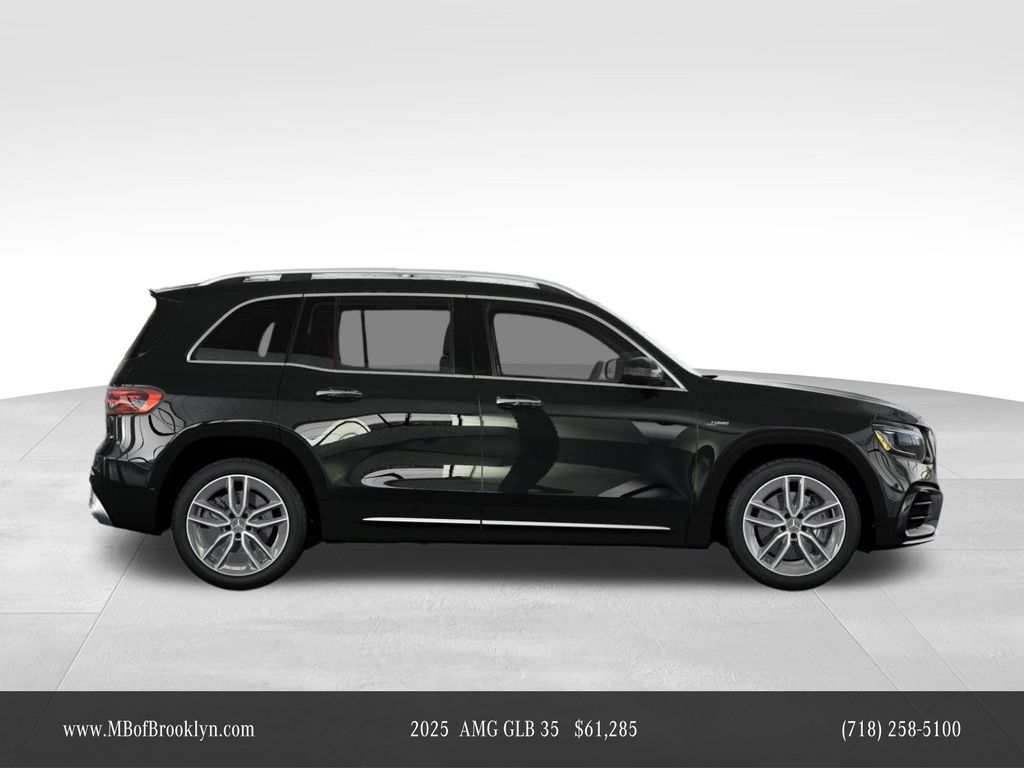 2025 Mercedes Benz GLB 35 AMG photo 2
