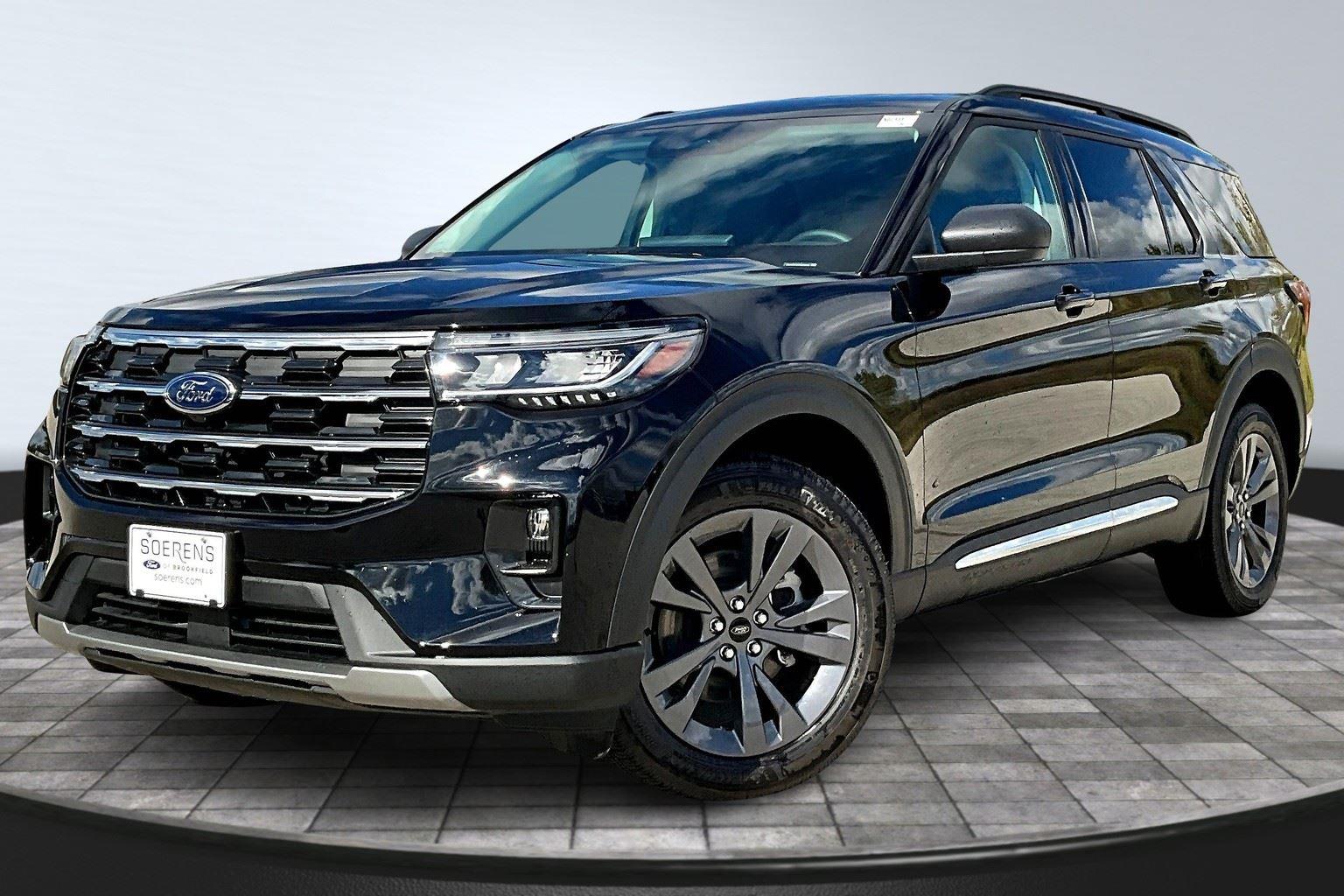 2025 Ford Explorer photo 2