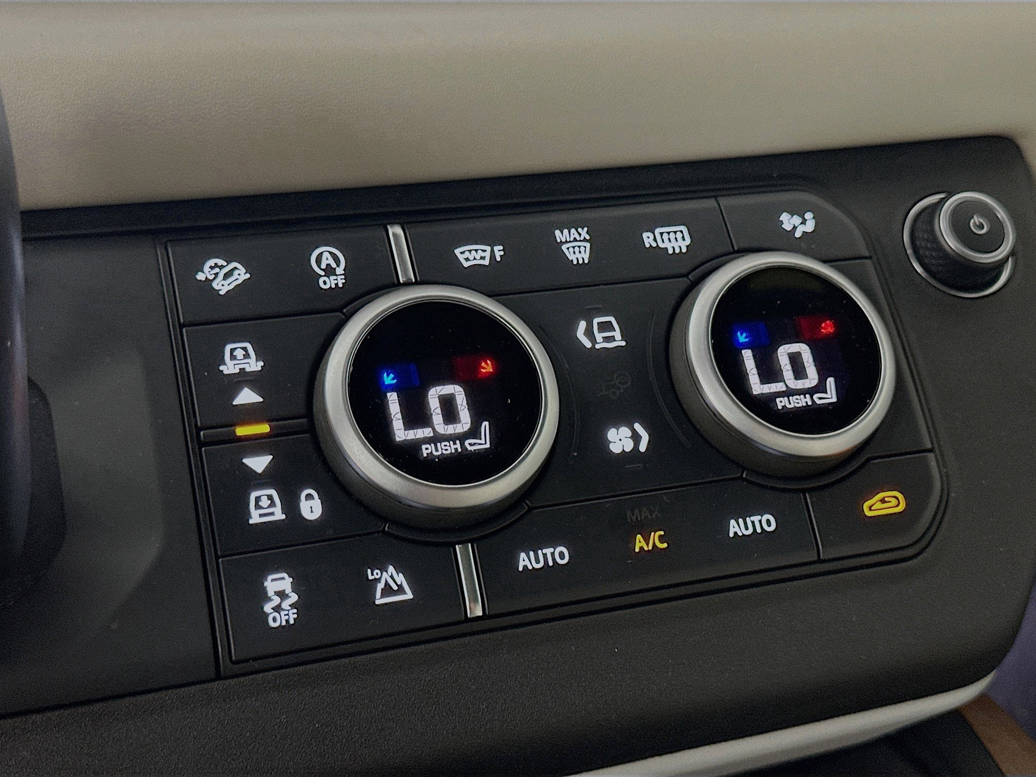 2021 Land Rover Defender X-Dynamic HSE photo 11