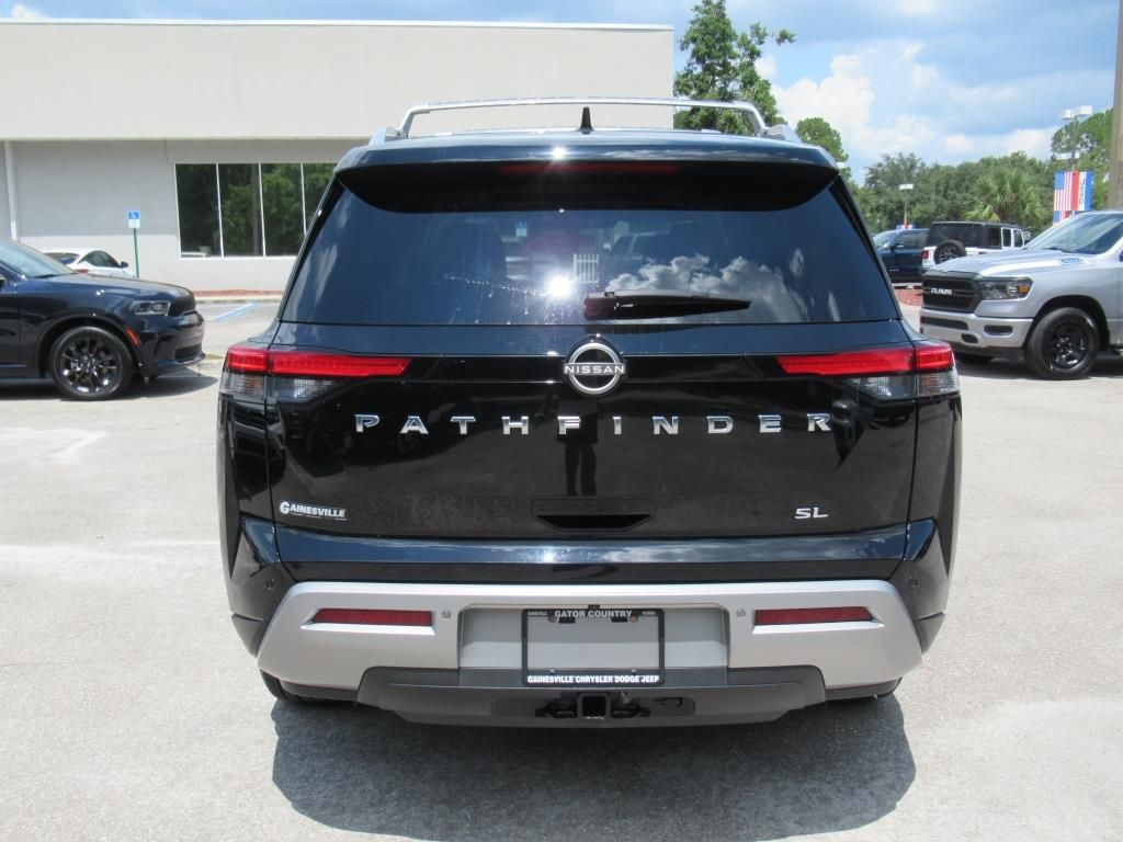 2023 Nissan Pathfinder SL photo 5