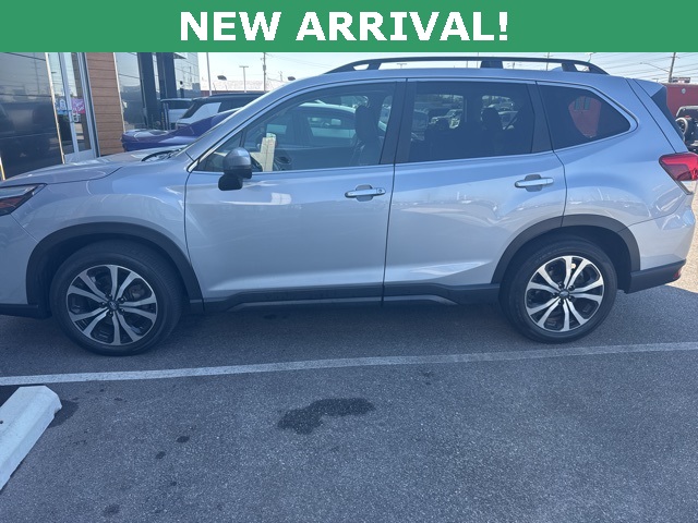 2023 Subaru Forester Limited photo 2