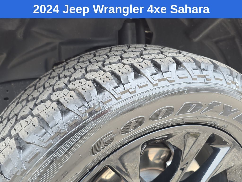 2024 Jeep Wrangler Sahara 4xe photo 26