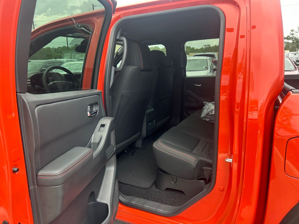 2025 Nissan Frontier PRO-4X photo 15