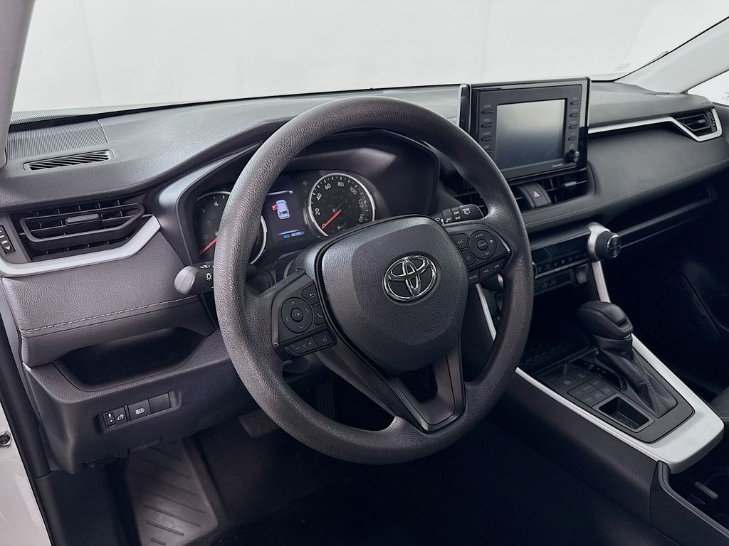 2022 Toyota RAV4 XLE photo 9