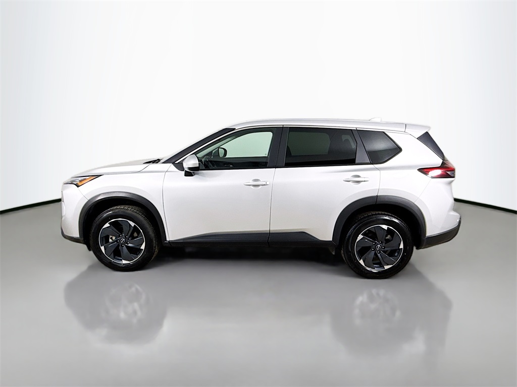 2024 Nissan Rogue SV photo 2