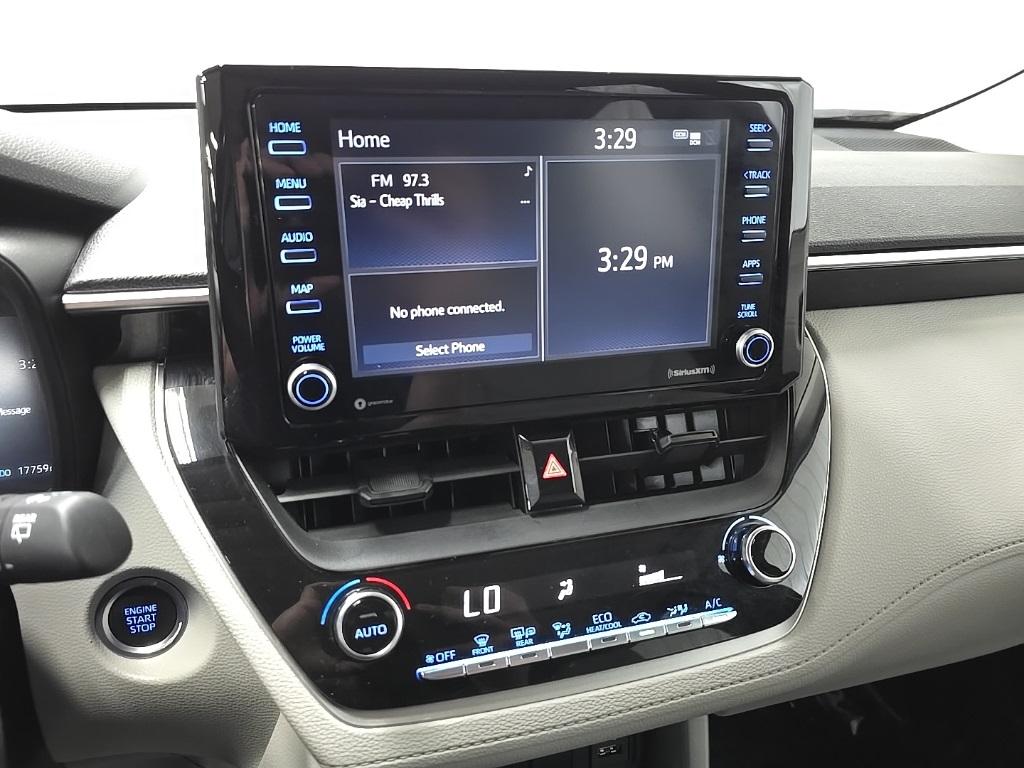 2022 Toyota Corolla Cross LE photo 23