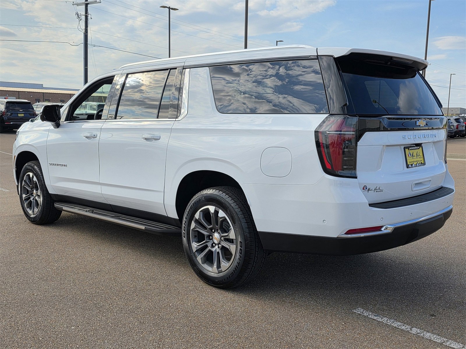 2025 Chevrolet Suburban LS photo 6