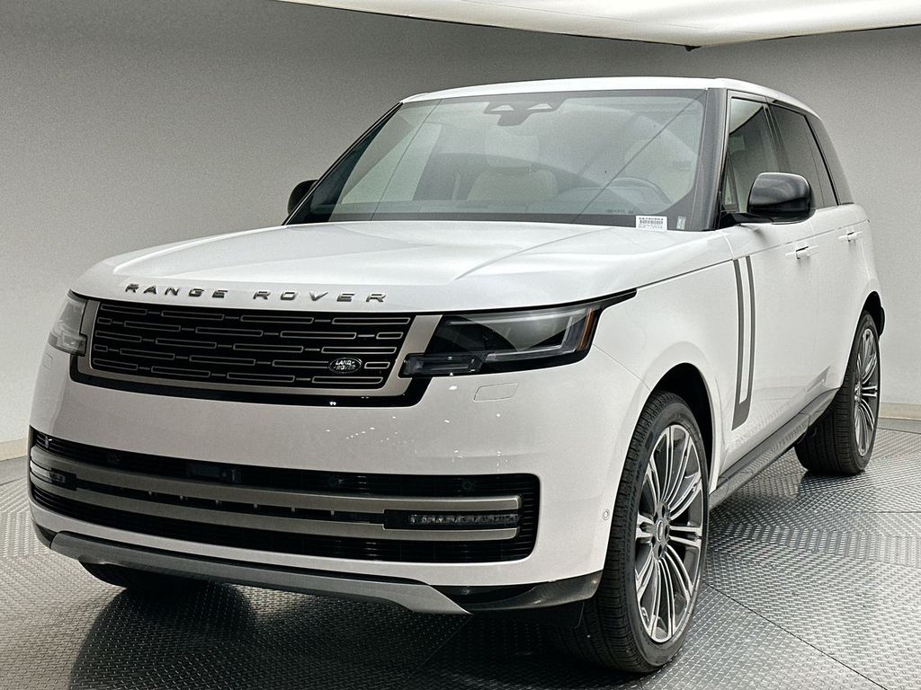 2025 Land Rover Range Rover SE's photo
