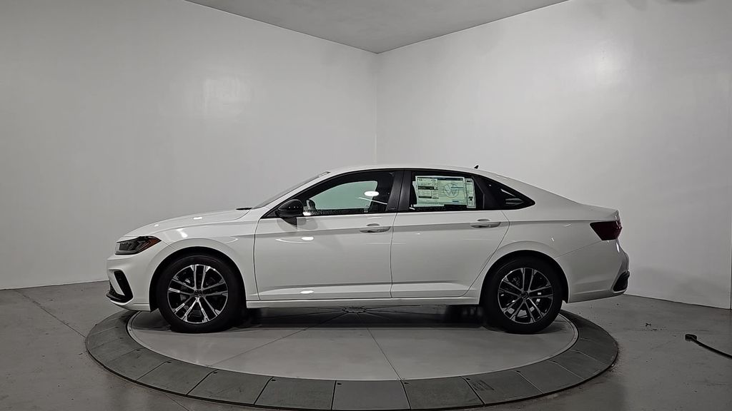 2025 Volkswagen Jetta 1.5T Sport photo 2