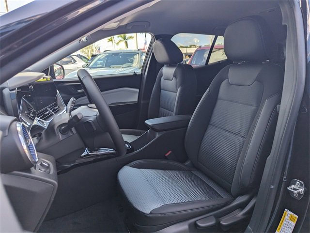 2025 Chevrolet Trax LT photo 5