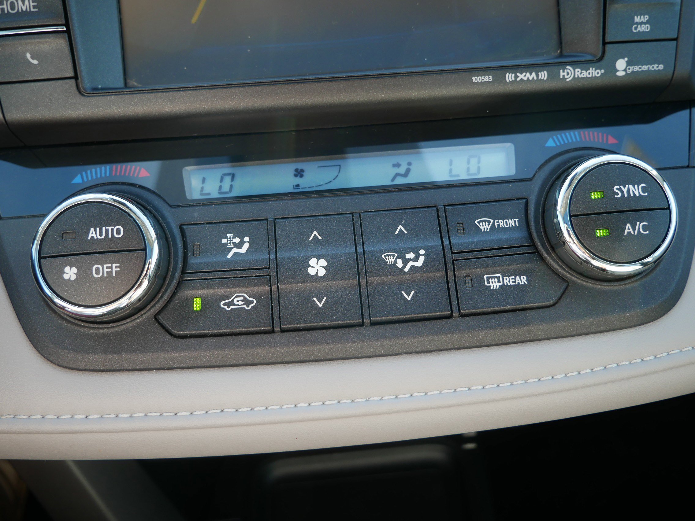 2018 Toyota RAV4 Limited photo 30