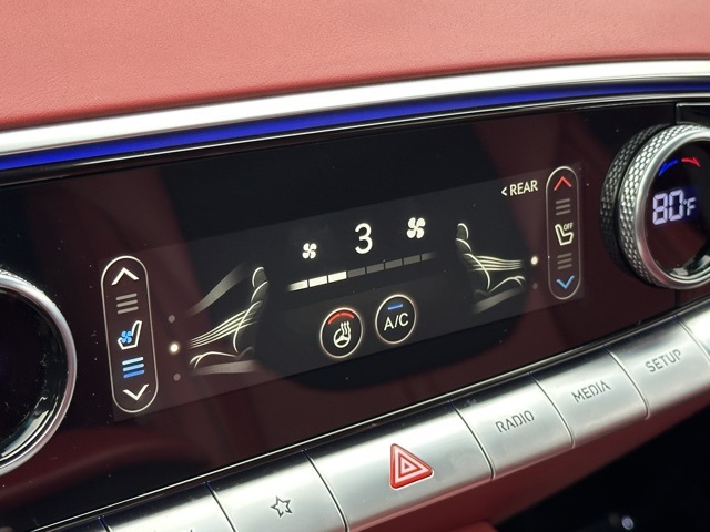 2023 Genesis GV70 3.5T Sport photo 18