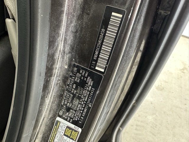 2017 Kia Sedona LX photo 27