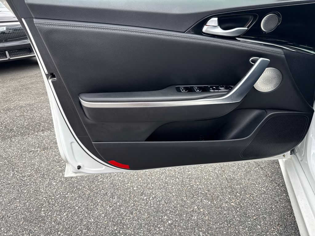 2020 Kia Stinger GT-Line photo 11