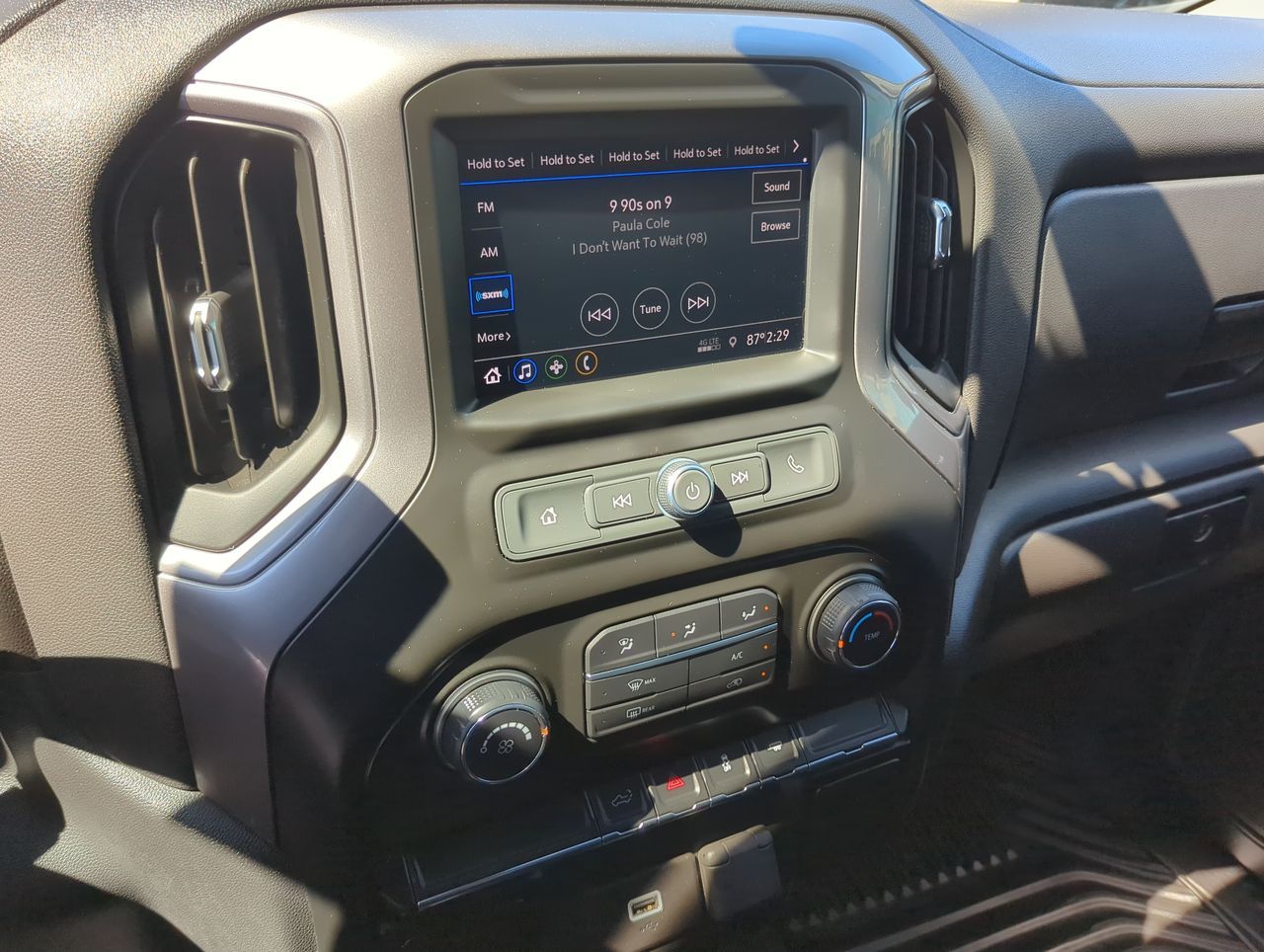 2020 Chevrolet Silverado 1500 Custom photo 11