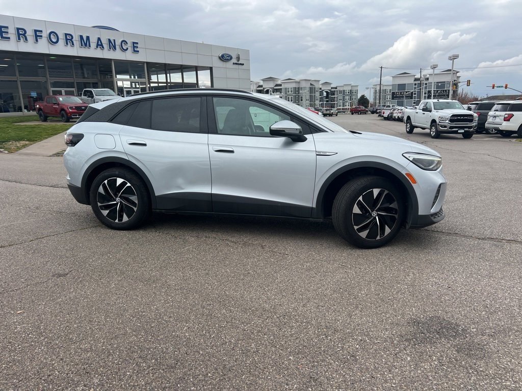 2021 Volkswagen ID.4 Pro photo 3