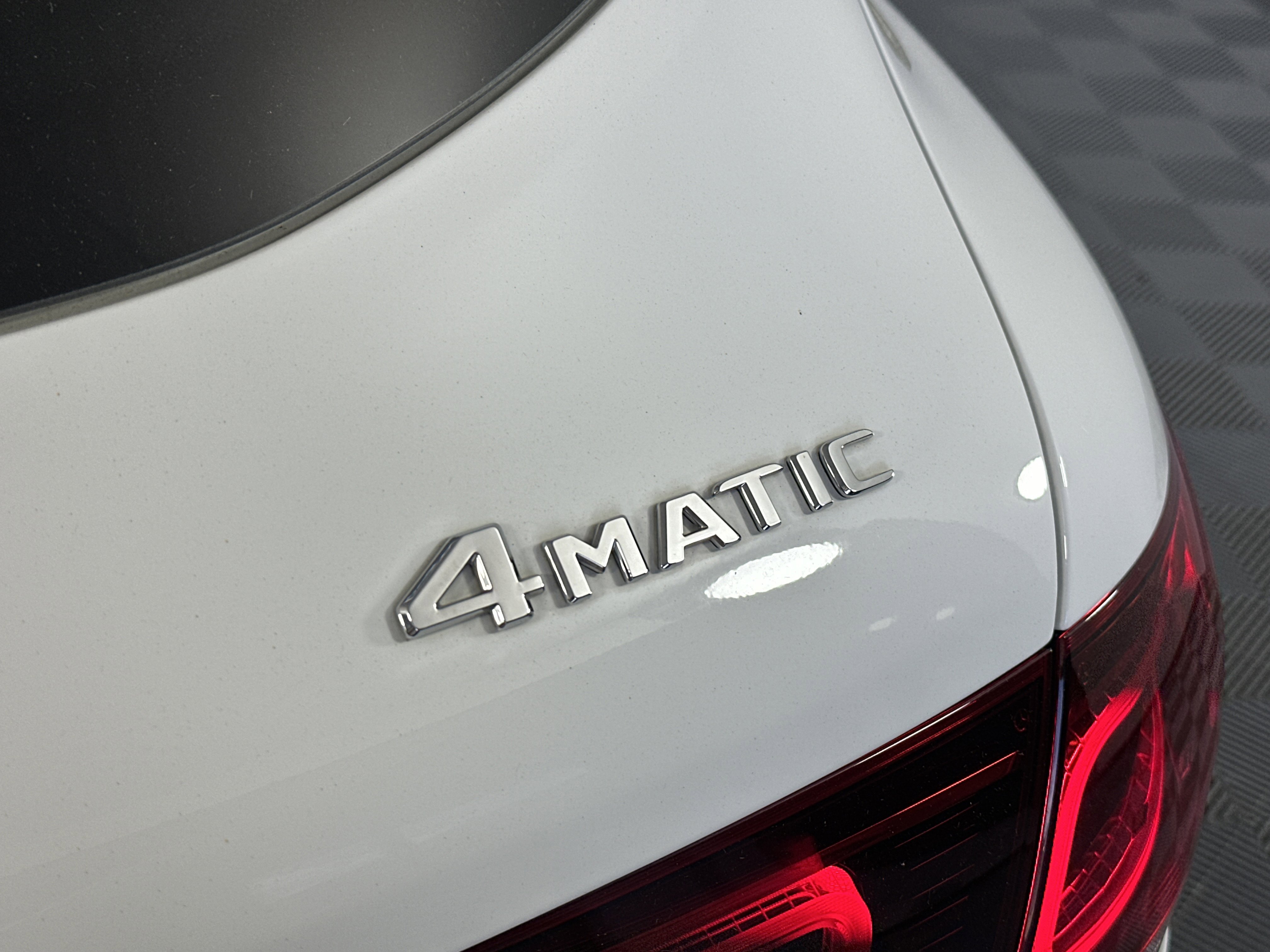 2022 Mercedes Benz GLC 300 4MATIC photo 2