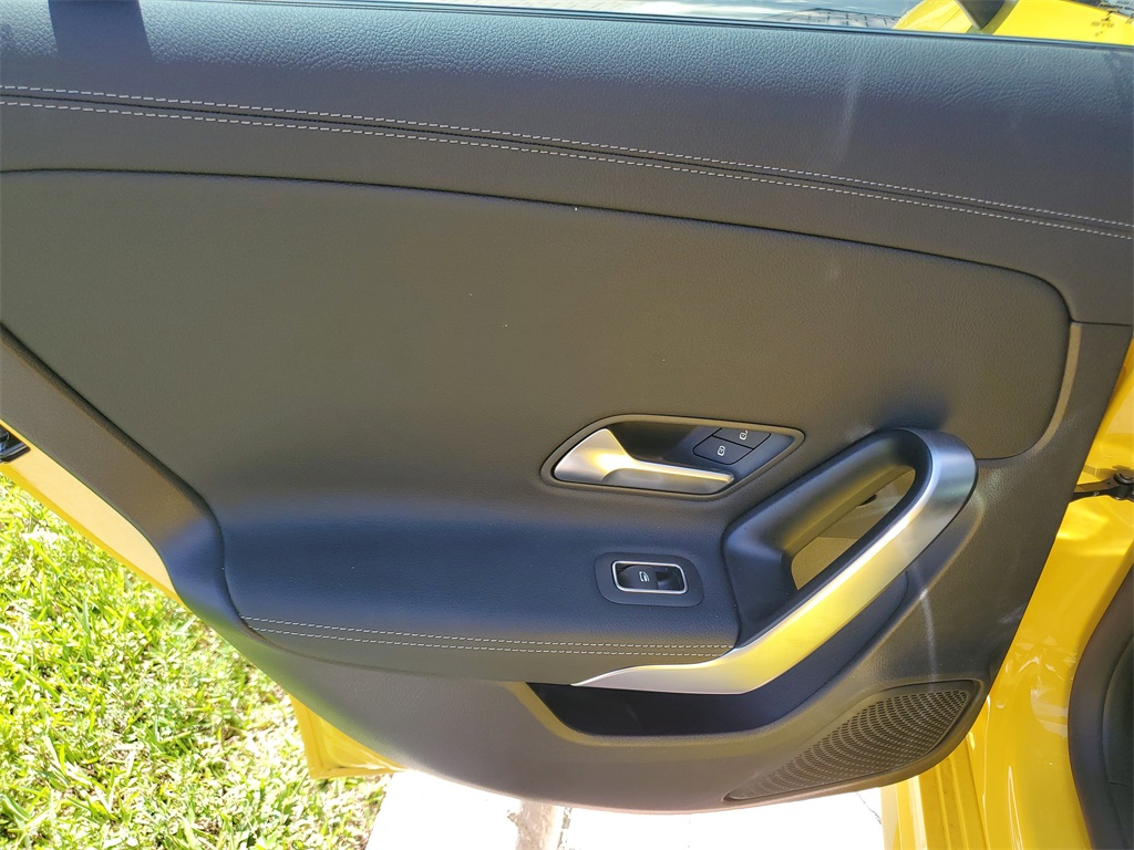 2022 Mercedes Benz CLA 250 AMG photo 9