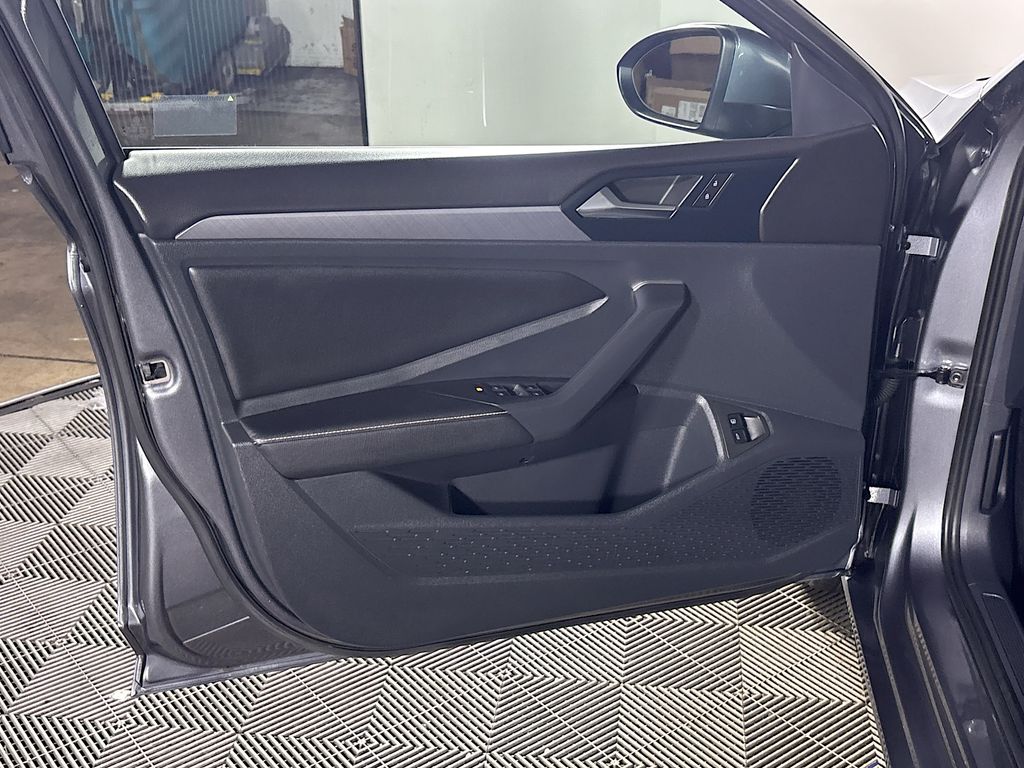 2024 Volkswagen Jetta 1.5T SE photo 10