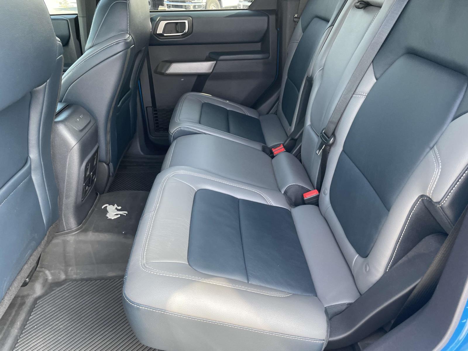 2022 Ford Bronco Base photo 11