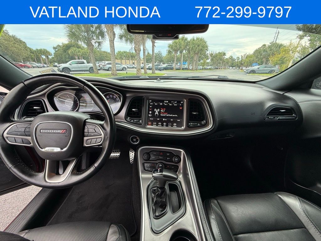 2021 Dodge Challenger SXT photo 9
