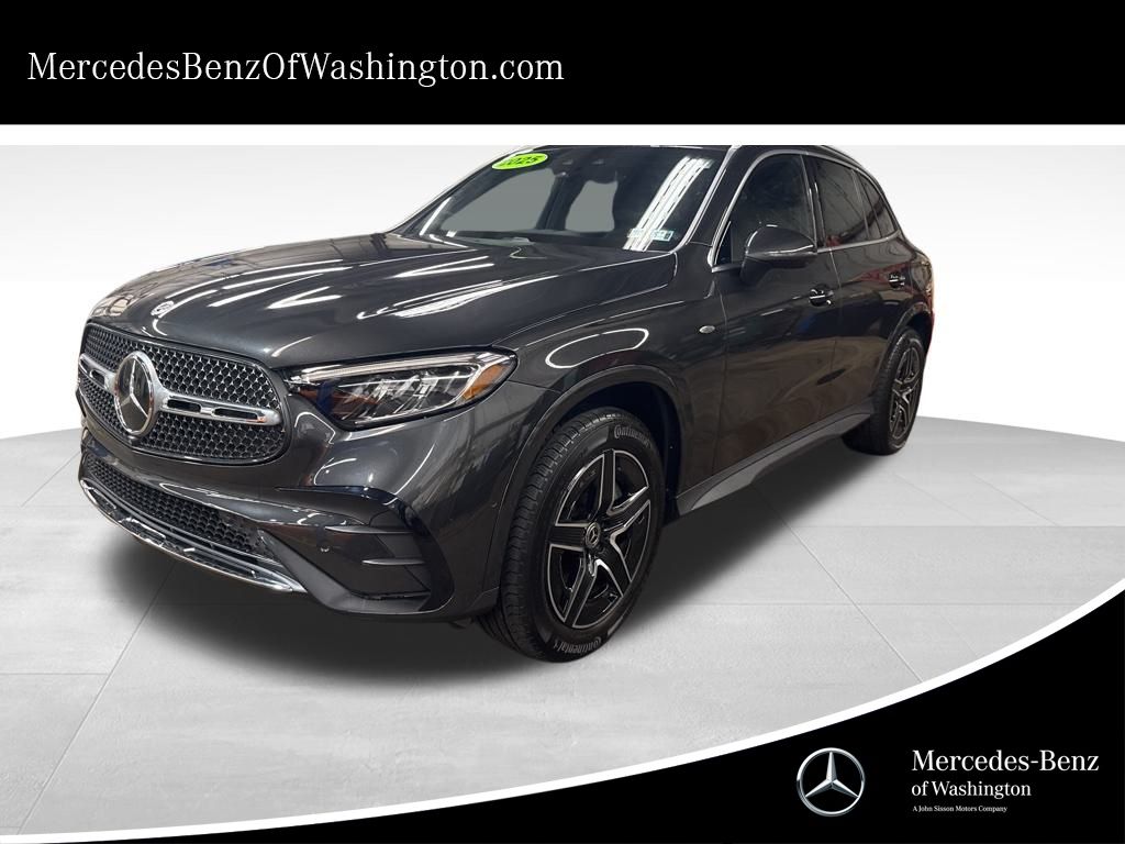 2025 Mercedes-Benz GLC Base's photo