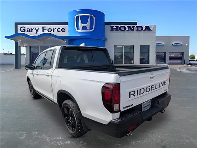 2025 Honda Ridgeline Black Edition photo 2