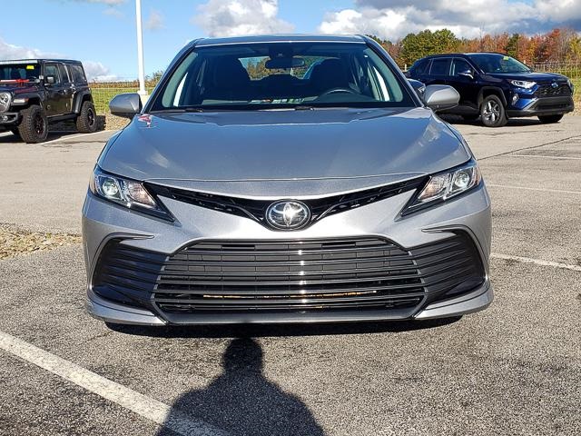 2023 Toyota Camry LE photo 2