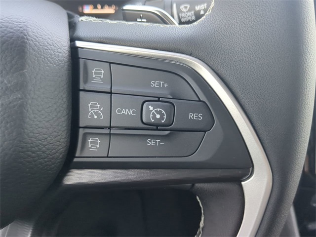 2025 Jeep Grand Cherokee Laredo Altitude photo 28