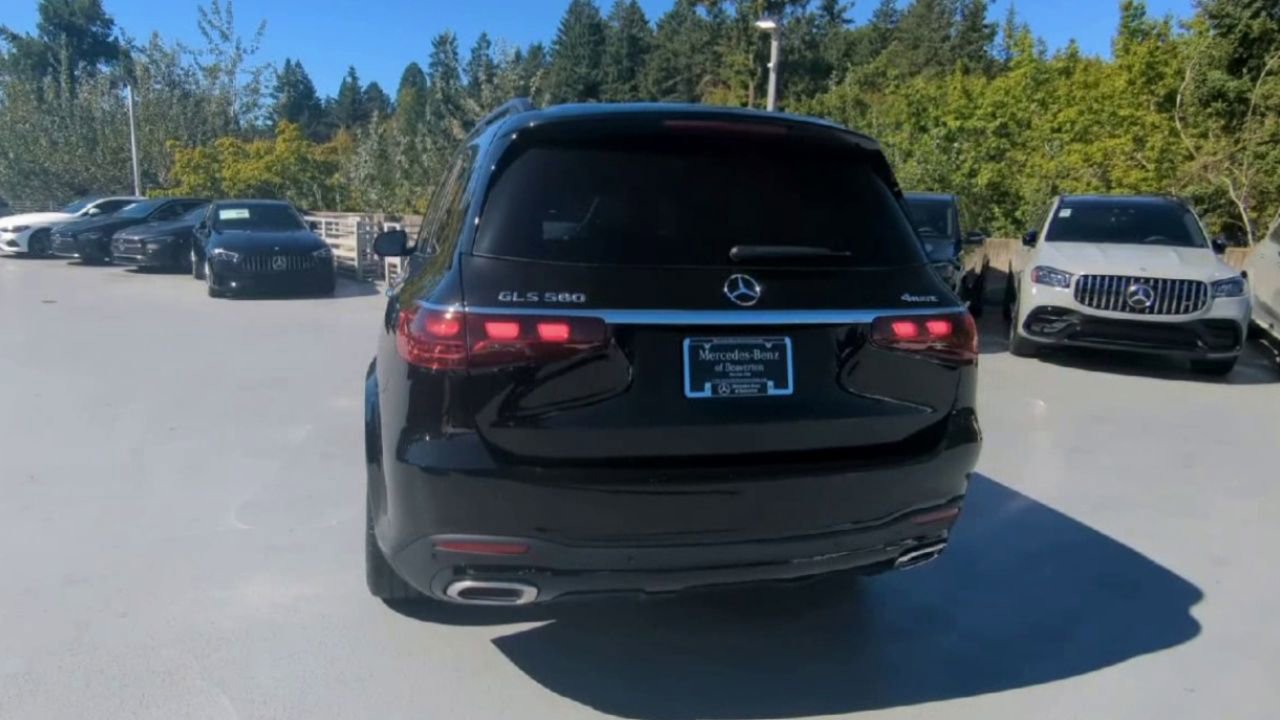2026 Mercedes Benz GLS 580 4MATIC photo 34