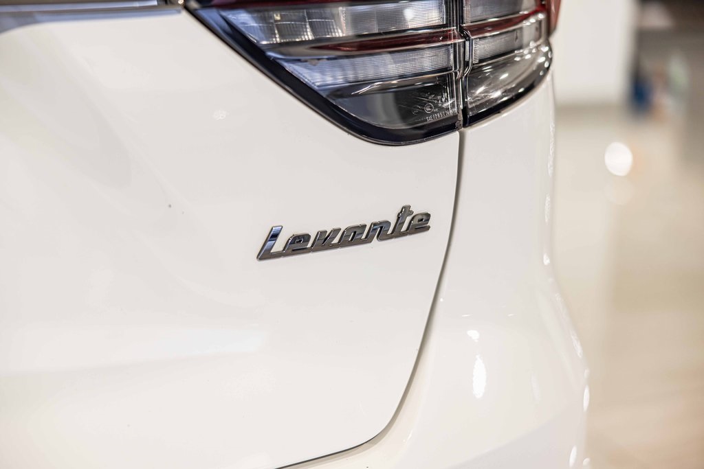 2021 MASERATI LEVANTE - Image 12