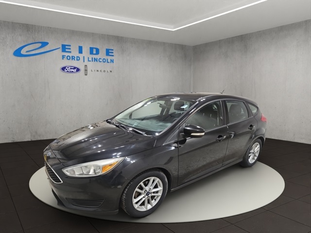 2015 Ford Focus SE photo 2