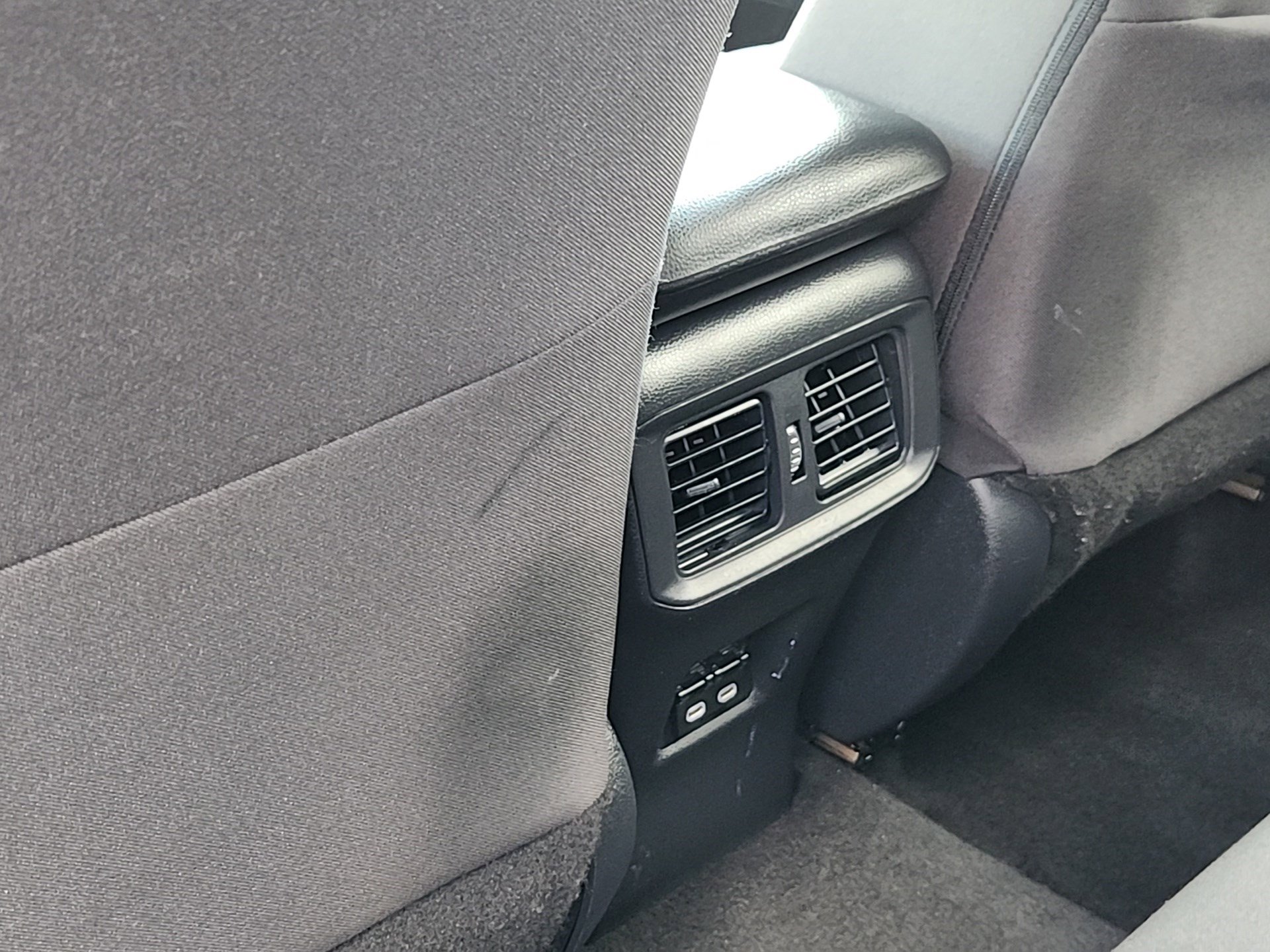 2023 Toyota RAV4 XLE photo 22