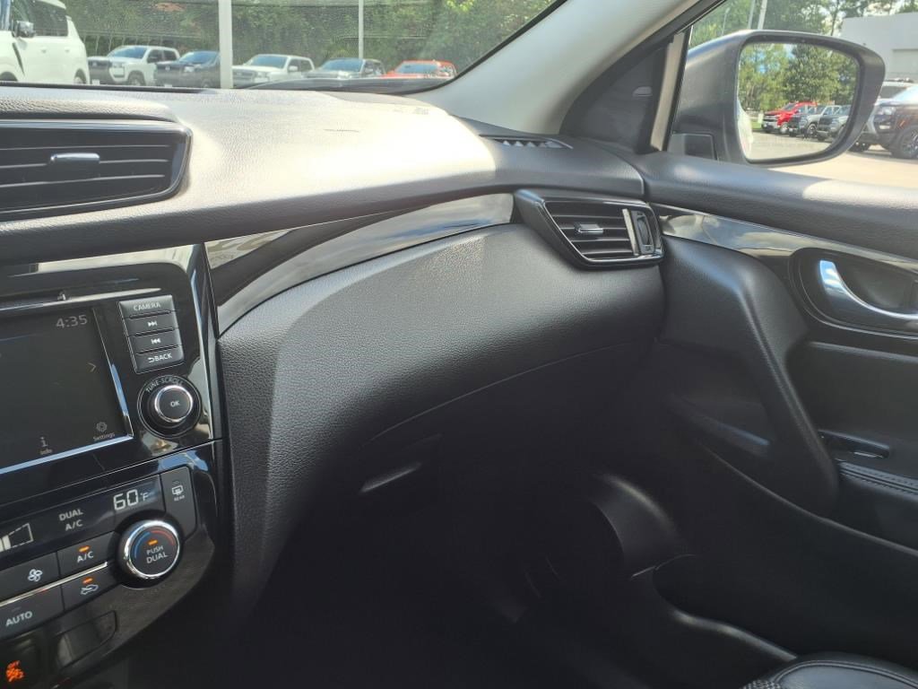 2022 Nissan Rogue Sport SV photo 25