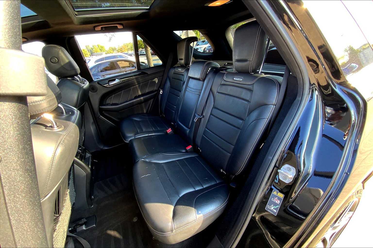 2015 Mercedes Benz ML 63 photo 16