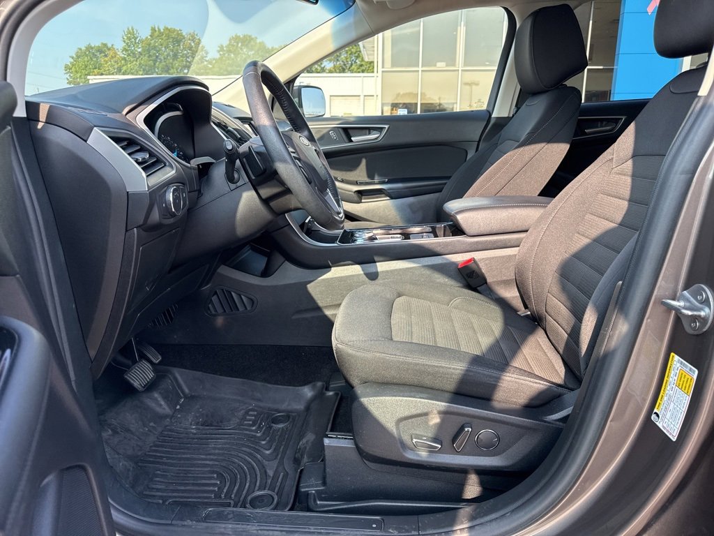 2019 Ford Edge SEL photo 24