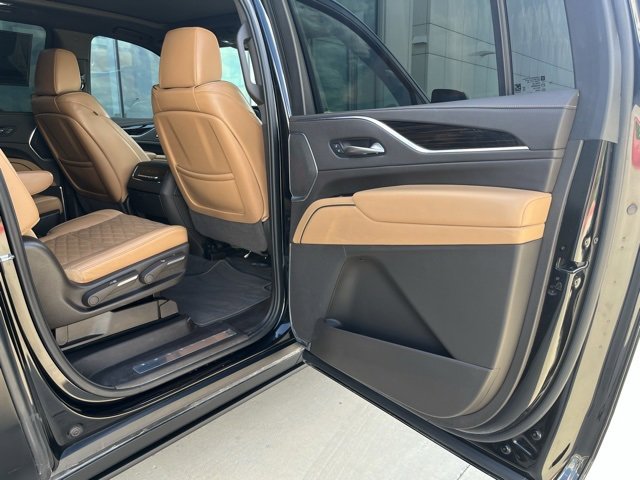 2023 Cadillac Escalade ESV Premium Luxury photo 18