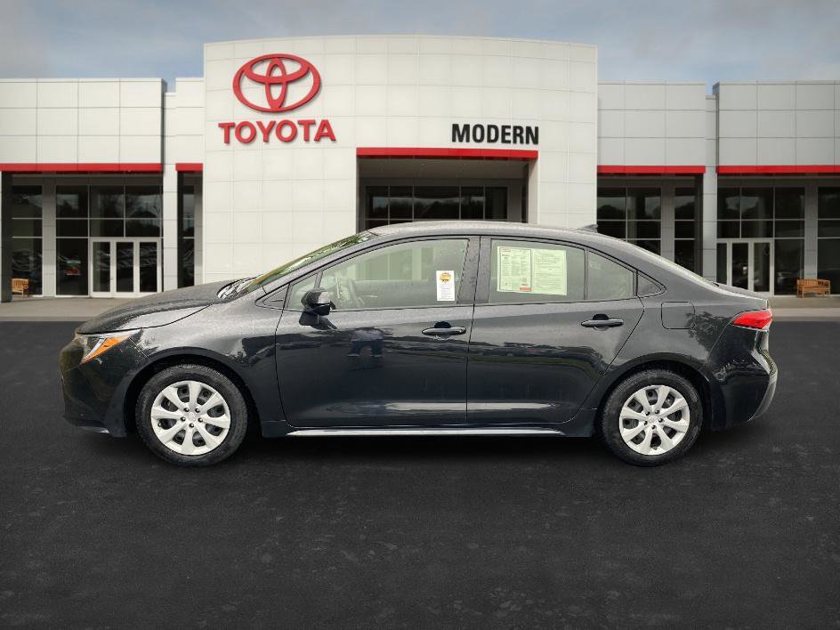 2021 Toyota Corolla LE photo 2