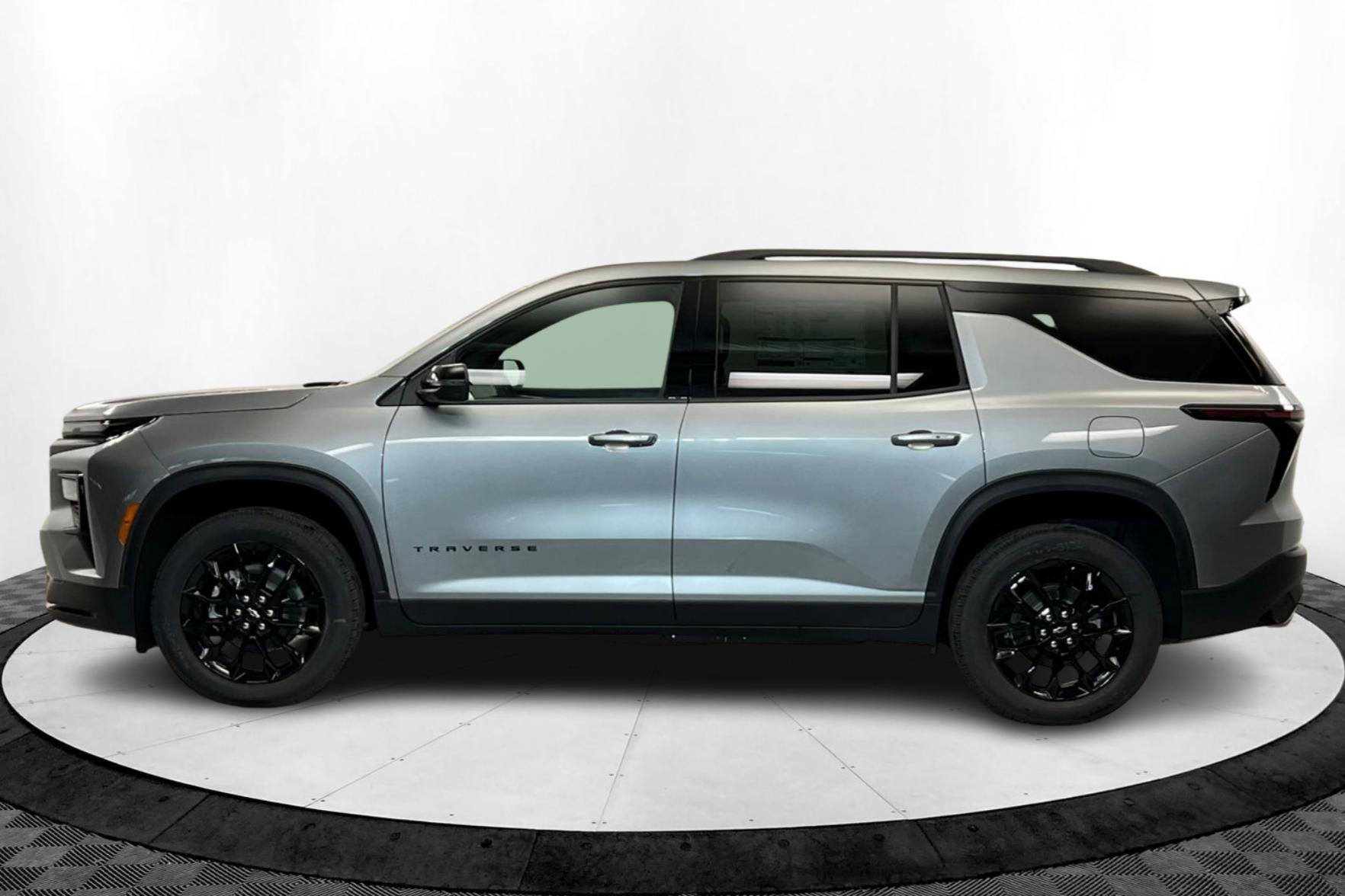 2026 Chevrolet Traverse photo 2