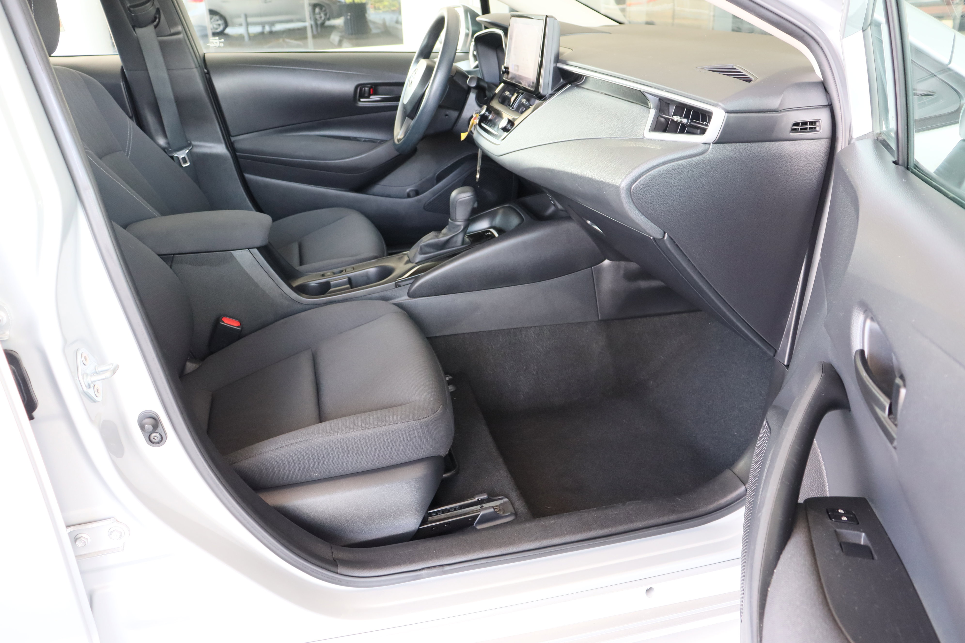 2023 Toyota Corolla LE photo 30