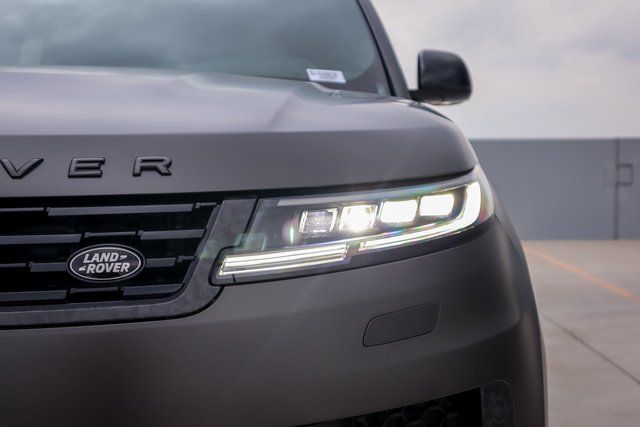 2025 Land Rover Range Rover Sport photo 6