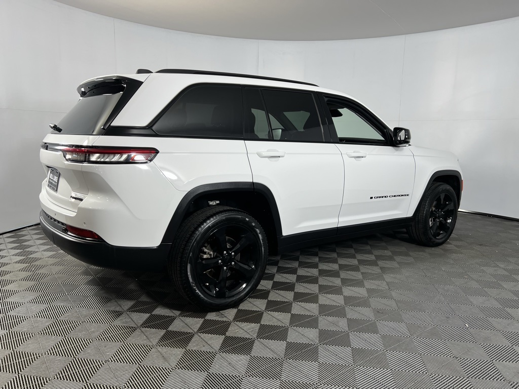 2023 Jeep Grand Cherokee Limited photo 4