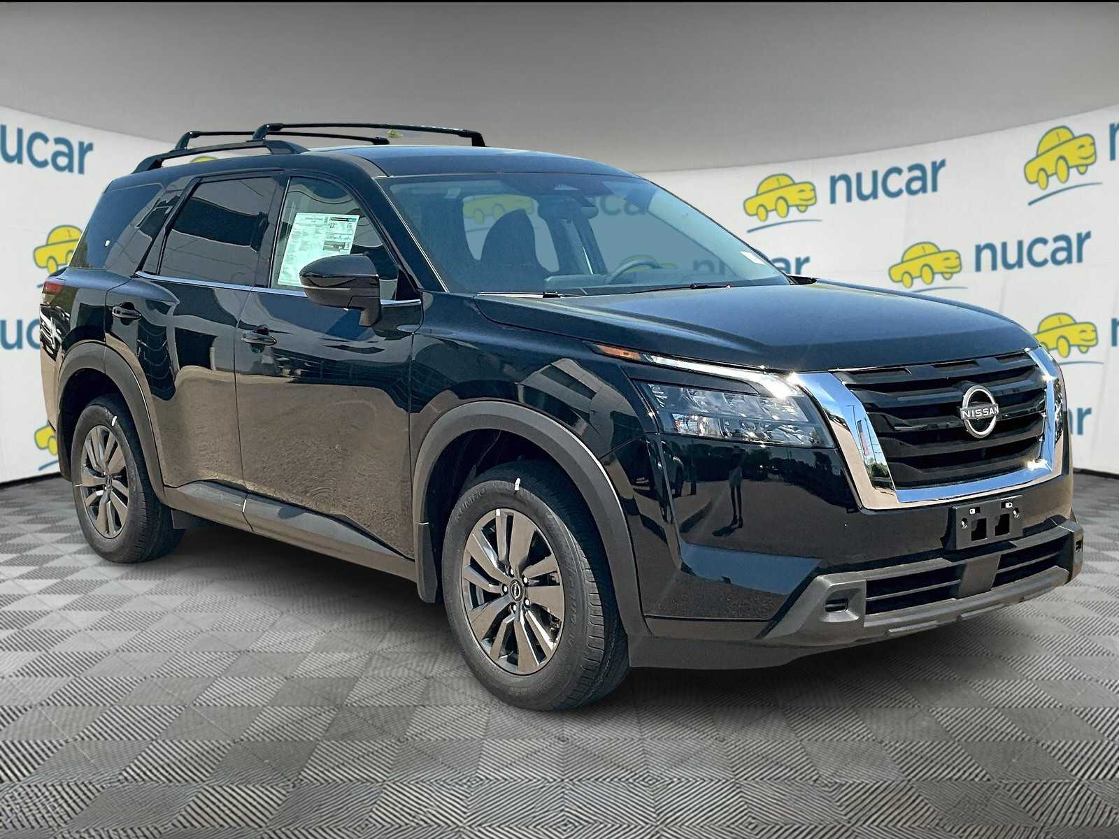 2025 Nissan Pathfinder SV's photo