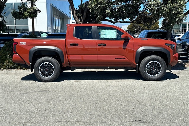2025 Toyota Tacoma TRD Off-Road 4x4 Double Cab photo 3