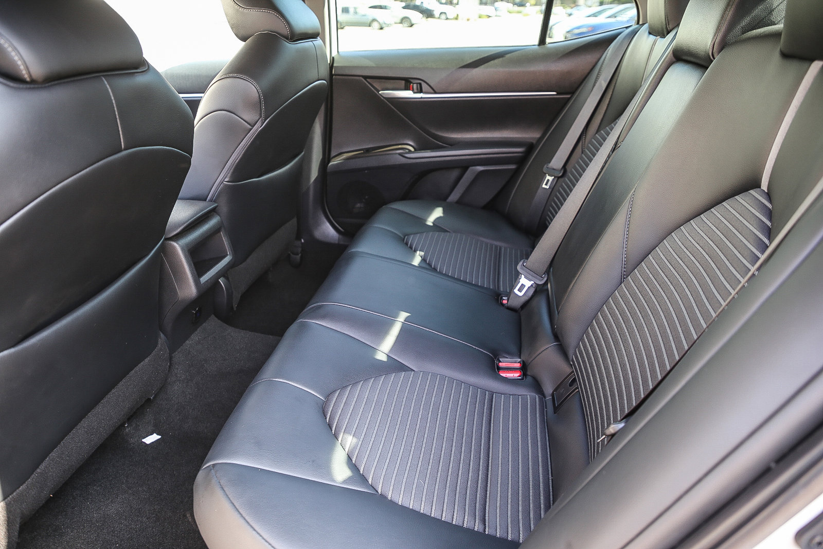 2024 Toyota Camry Hybrid SE photo 17