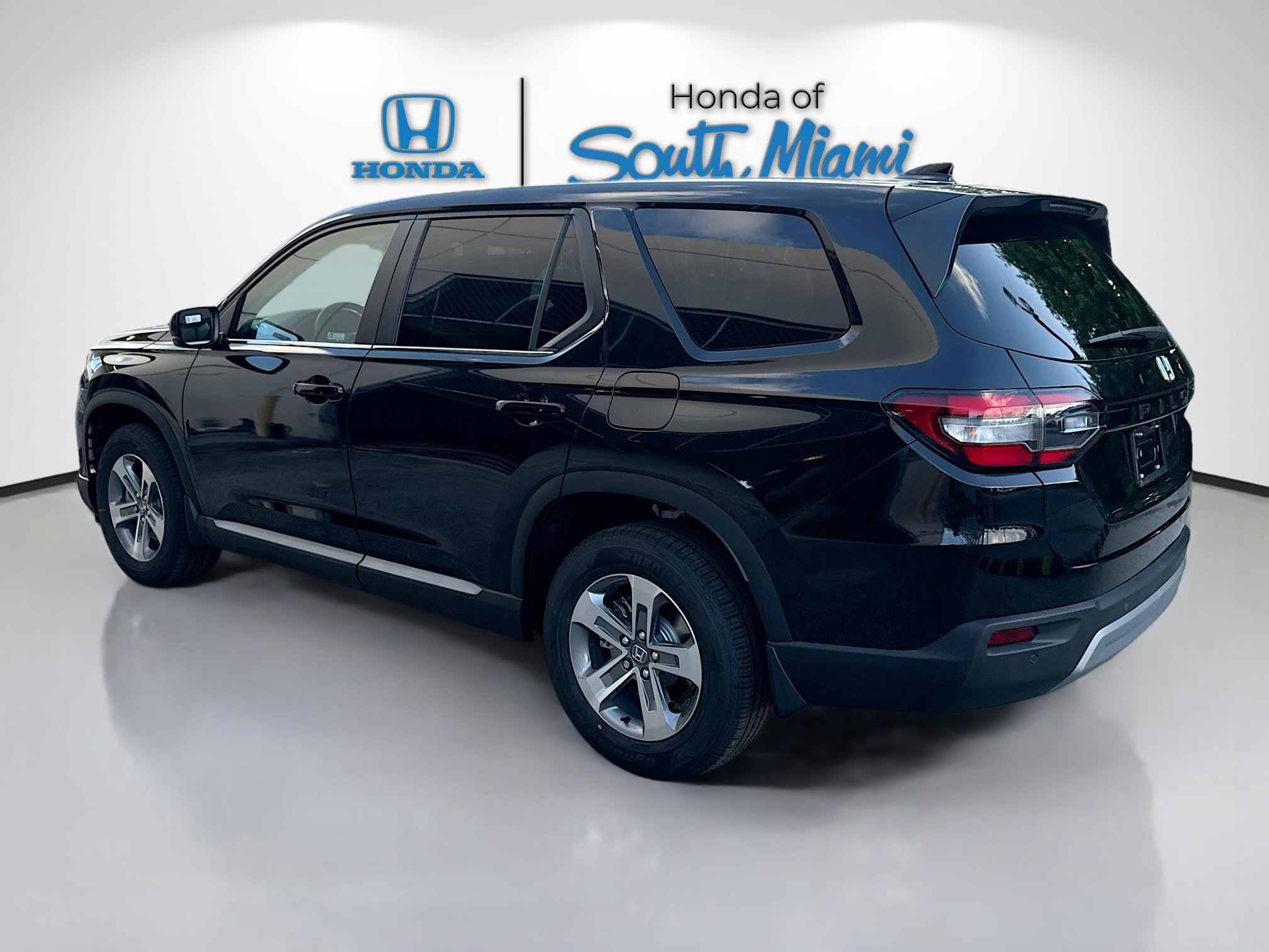 2025 Honda Pilot EX-L photo 3